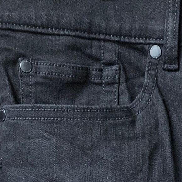 TORRID Plus Size  8" PREMIUM STRETCH High- Rise Short Deep black Size 24 - Picture 5 of 16